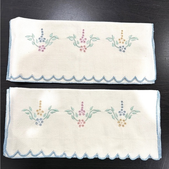 White Floral Kitchen Napkins/Towels Set of 2 - Picture 1 of 4